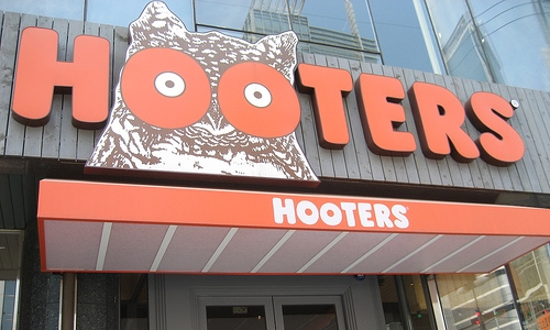 5 Restaurants Using Facebook Right - Hooters 5 Restaurants Using Facebook Right - Hooters