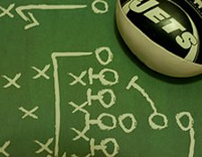 6 Ways Social Media Is Like Football