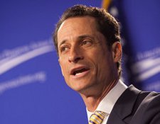 What Deleted Politician Tweets Tells Us About Social Media Management